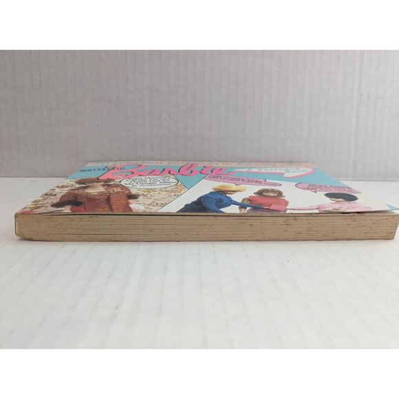 Vintage 1959 Barbie Fashion Calendar 1989 & 1990 Nostalgic Barbie Postcard Book - Picture 15 of 16